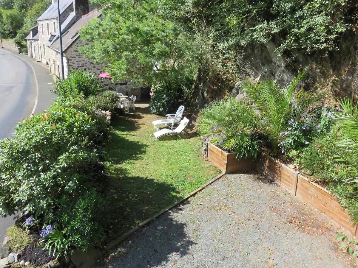 Holiday home Maison Confortable A Ploezal Avec Jardin Et Terrasse