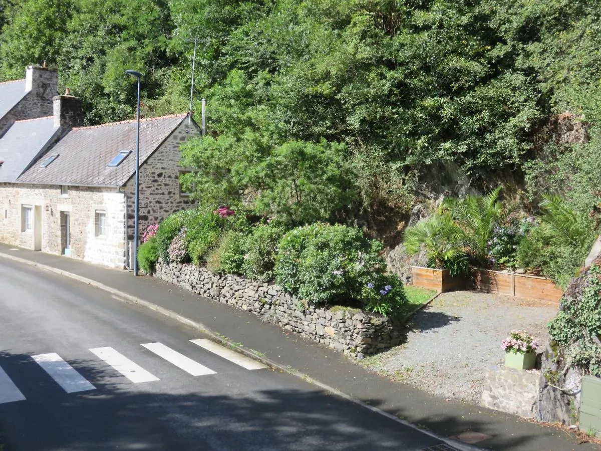 Maison Confortable A Ploezal Avec Jardin Et Terrasse Holiday home
