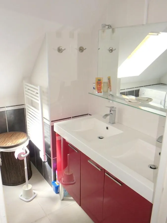 Holiday home Maison Confortable A Ploezal Avec Jardin Et Terrasse